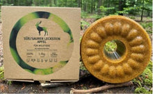 Leckstein süß-sauer, grüner Apfel mit gemahlenem Mais